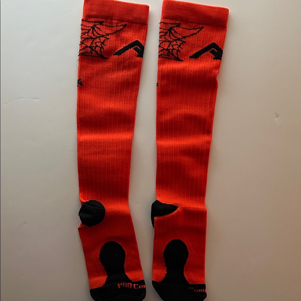 | Pro Compression | Knee-High Compression Socks - Picture 2 of 7